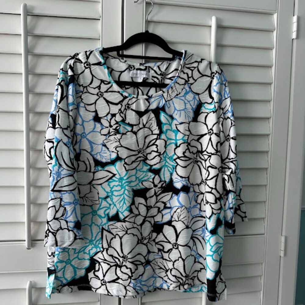 Woman's casual top